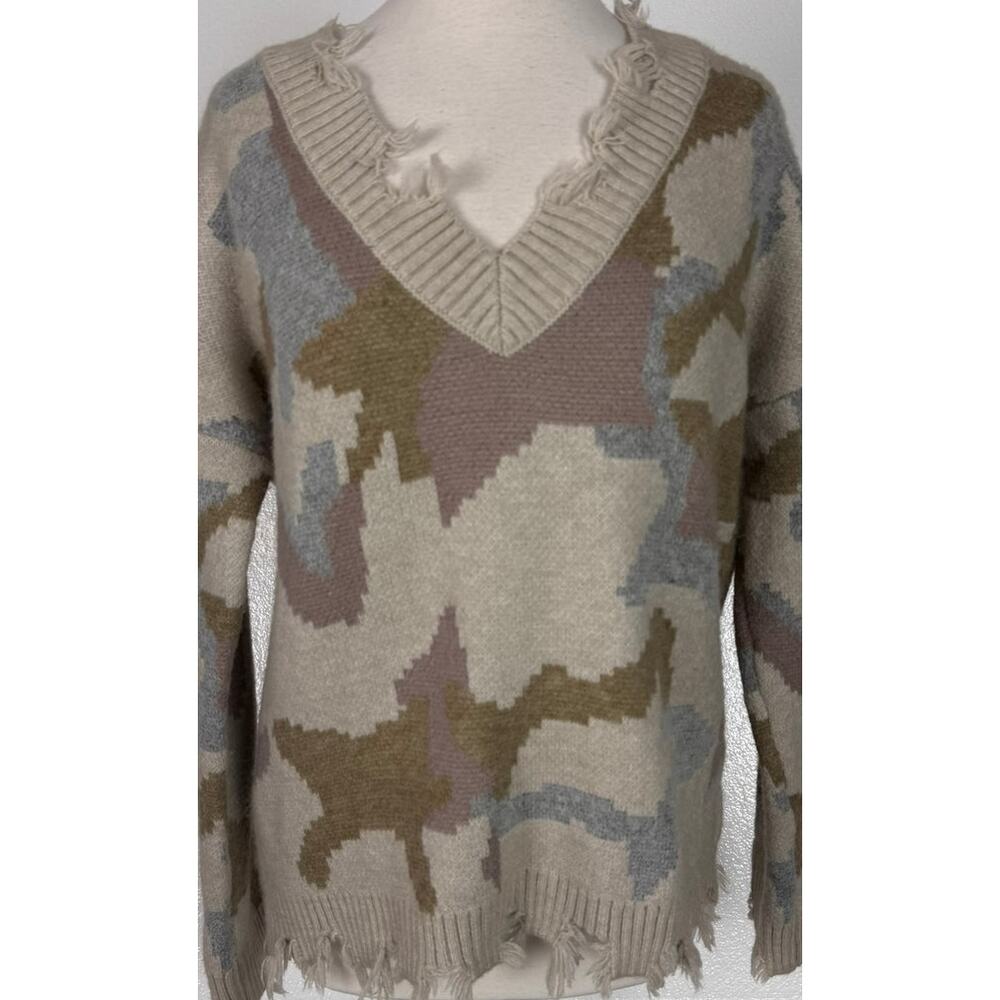 Hem & Thread Womens Small Camouflage Print V Neck Sweater Distressed Edge - Picture 3 of 9